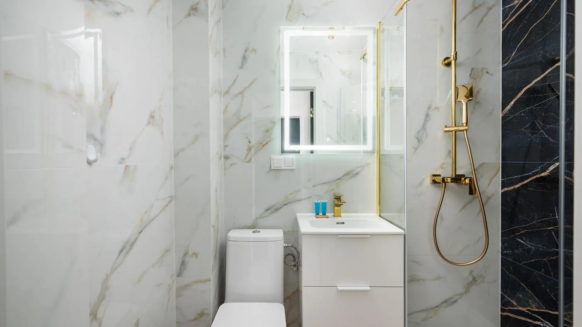 Ochota Glamour Studio وارسو 0*,  بولندا